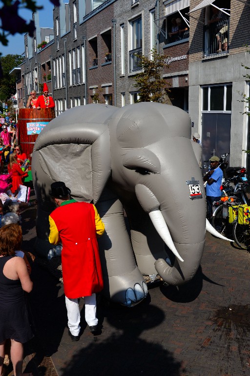 ../Images/Zomercarnaval Noordwijkerhout 067.jpg